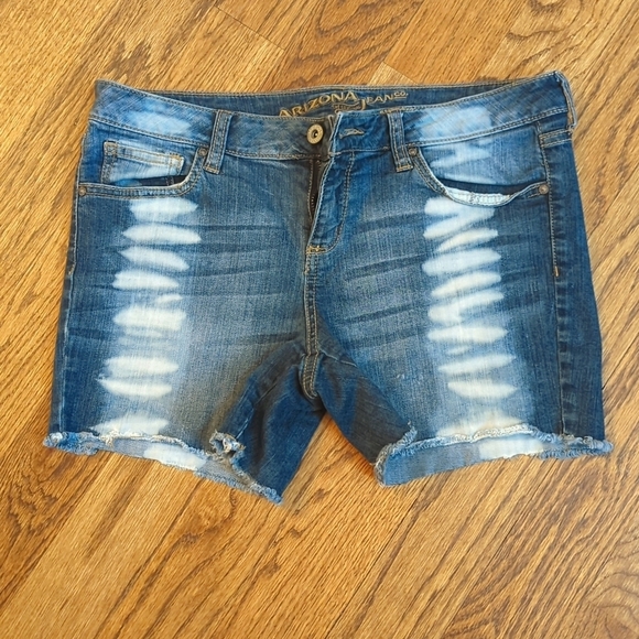 Arizona Jean Co. Denim Bleached Shorts Size 9 - Picture 1 of 4